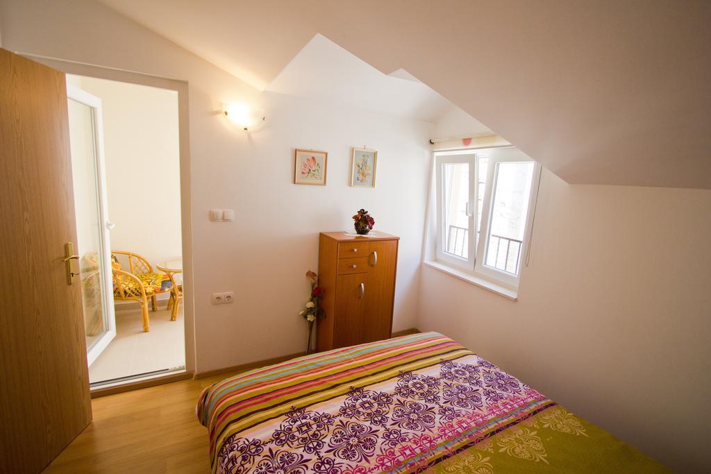 Apartment Bucevic Шибеник Экстерьер фото